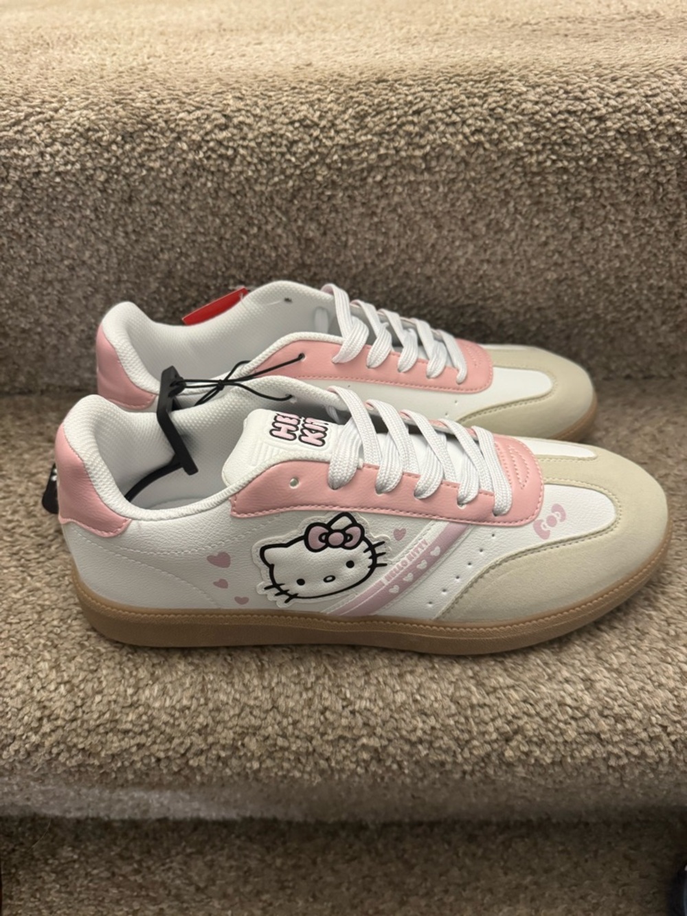 Sanrio Hello Kitty Athletic Sneakers White Pink Lace Up Size 11 - NWT